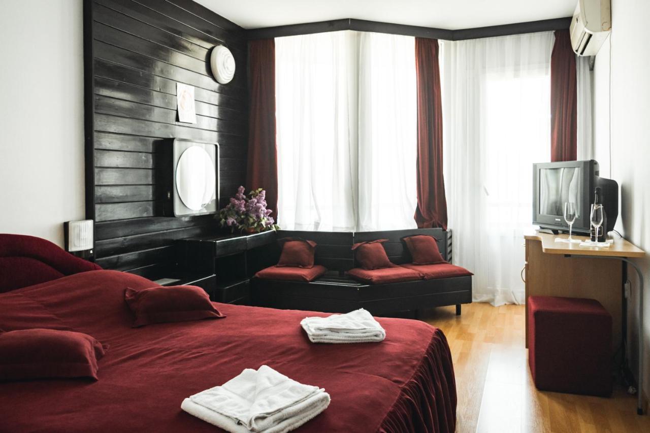 Hotel Lepenski Vir Доні-Мілановац Екстер'єр фото
