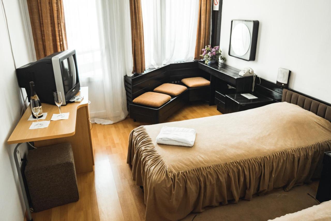 Hotel Lepenski Vir Доні-Мілановац Екстер'єр фото